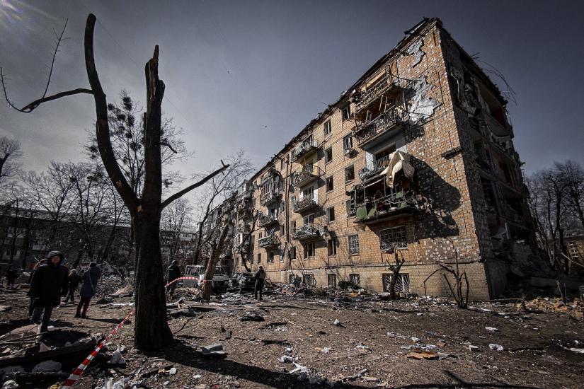 Destroyed Residential Building Under Gray Sky - stock photo from Pexel. Credit: Photo by Алесь Усцінаў